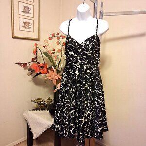 NWT Simon Chang Women’s Spaghetti Strap Stretchy Pleated Lined Midi Dress Size 8